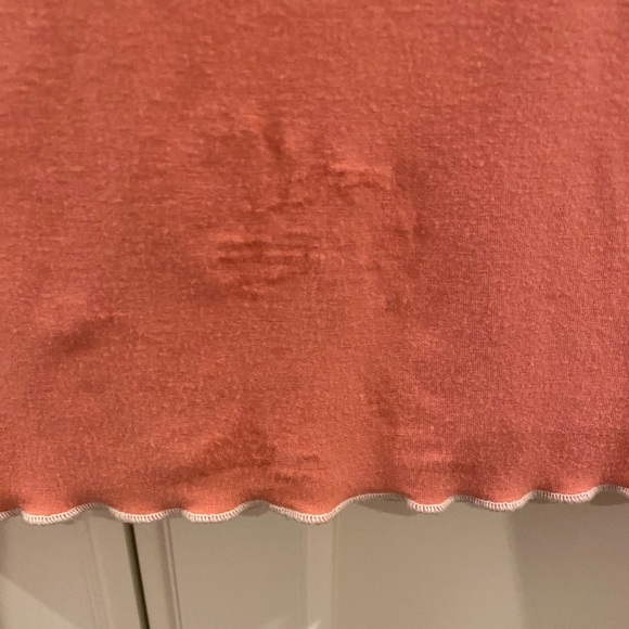 PRETTY SIZE MEDIUM PEACH WITH CREAM ACCENTS LONG SLEEVE T SHIRT V NECK - Picture 13 of 13